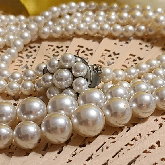 Elegant Pearl Necklace Unique Antique Pearls - Picture 5 of 7
